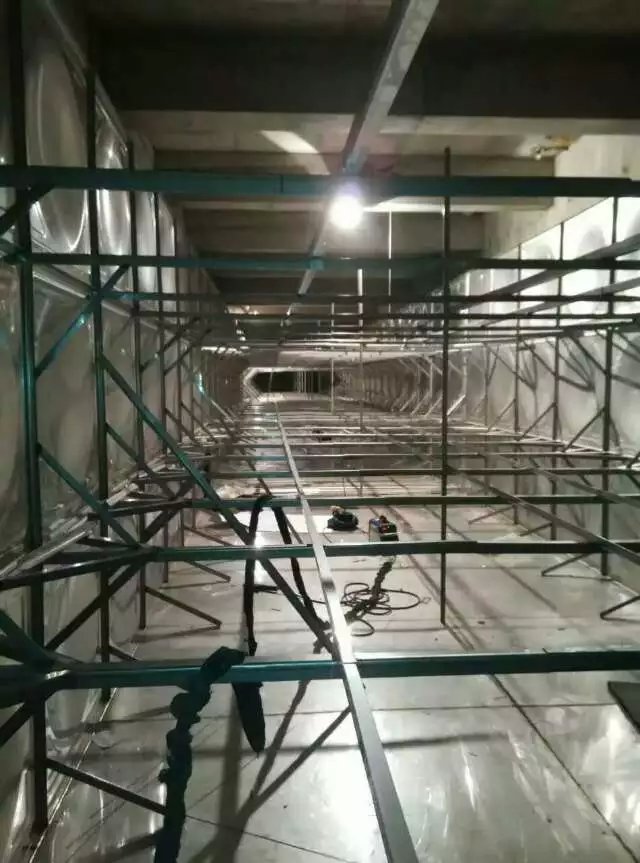 不銹鋼水箱內(nèi)部結(jié)構(gòu)圖